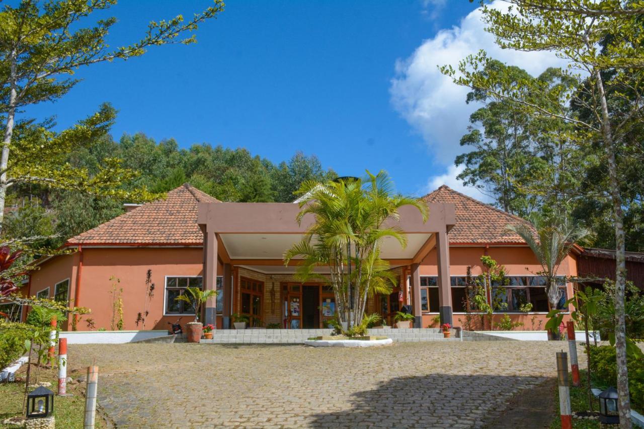 Moramanga Andasibe Cyperus Hotel מראה חיצוני תמונה